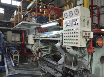 機械設備，1100噸擠型機